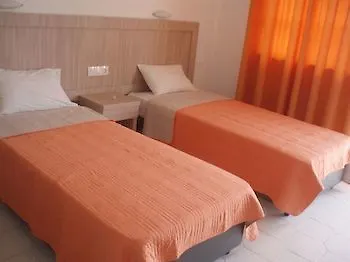 Yiannis Hotel