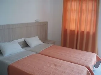 Yiannis 3*