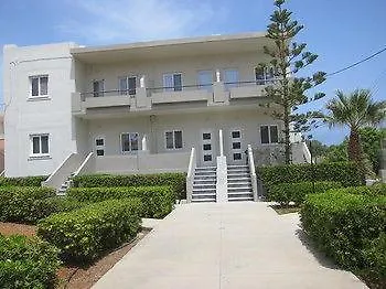 Yiannis Hotel Adelianos Kampos