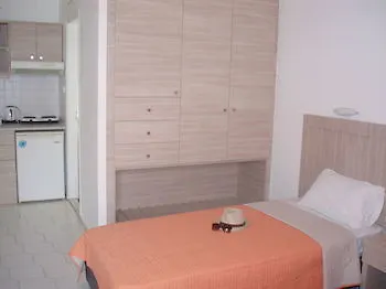 Yiannis 3* Adelianos Kampos
